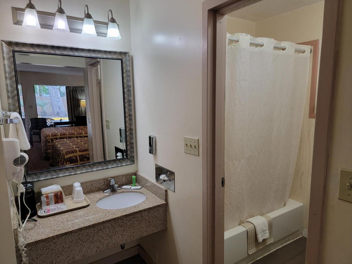 Twin Star Lodge Biloxi Extérieur photo